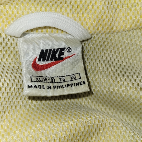 Nike Men’s Bright Yellow Full-Zip Windbreaker Jacket - Picture 5 of 7